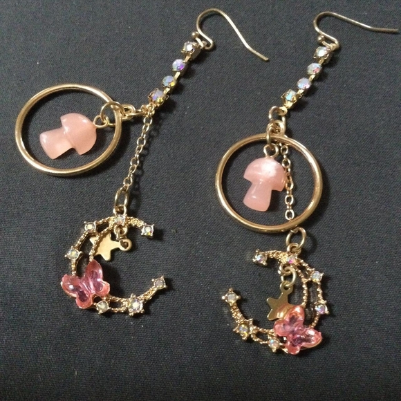 Elegant Gold and Pink Dangle Earrings - Picture 1 of 2